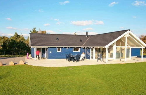 Kramnitse House | 10 person holiday home in Rødby-By Traum