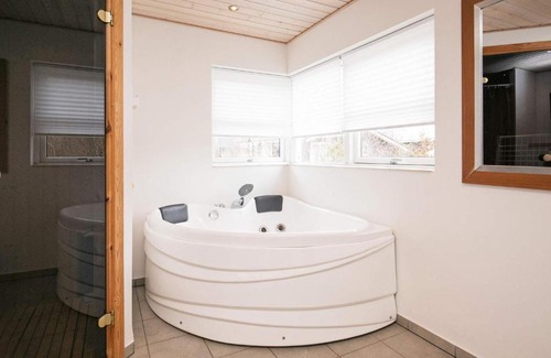 Tranum House | 10 person holiday home in Brovst