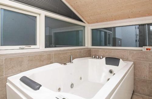 Trend House | 10 person holiday home in Løgstør