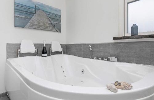Bratten Strand House | 10 person holiday home in Jerup