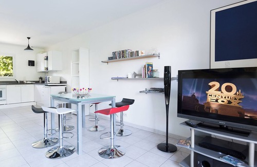 Aytre Apartment | 100 m from the beach, near La Rochelle, beautiful T3 on private garden level