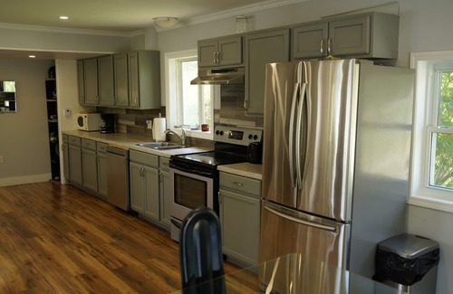 Howe Island Cottage | 1000 Islands Frontenac cottage - overlooking Bay of St Lawrence River