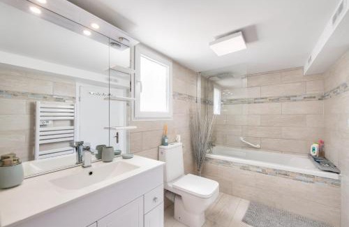 Plouneour-Brignogan-Plages Apartment | 100m de la plage - Appart avec jardin pour 5