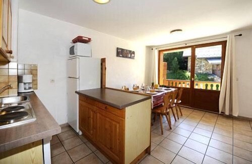 Le Bettaix Apartment | 100m from ski slopes, 1st floor, sauna, balcony, parking, tv, ski locker, 60m², Les Menuires