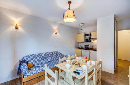 Bagneres-de-Luchon Apartment | 100m from ski lifts, tv, ski locker, 56m², Luchon-Superbagnères