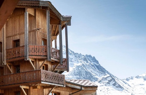 Val-Thorens Apartment | 100m from ski slopes, fitness, swimming pool, sauna, jacuzzi, hammam, balcony, fireplace or stove