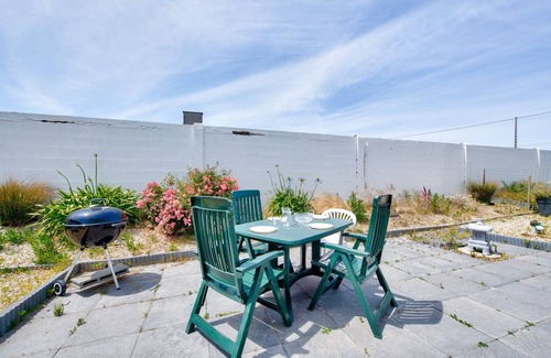Plouneour-Brignogan-Plages Apartment | 100m from the Beach – Apart with Garden for 5