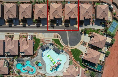Santa Clara House | 103/104 Retreat | Resort View, Private Hot Tub, Short Walking distance to Resort