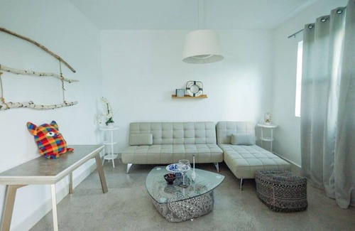Islote House | 103 King Pool View Suite at The Grand Villa