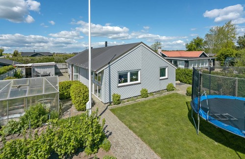 Flovt Strand House | 107 m² House ∙ 4 bedrooms ∙ 8 guests