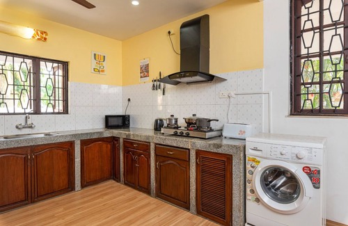 Gauravaddo Villa | 10BHK Private Family Friendly Self Catered Villa - 2 min walk to Calangute beach
