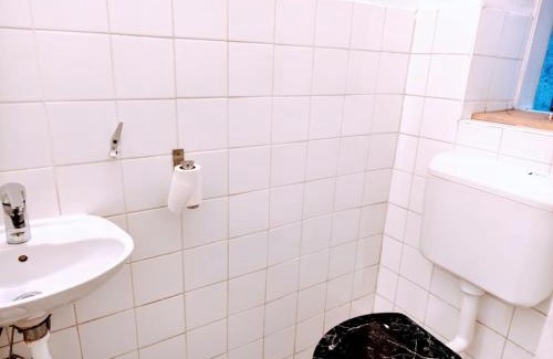 Josefstadt Apartment | 10min RathausVienna 2