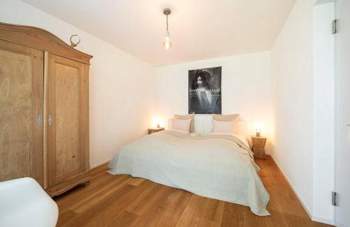 Trin Apartment | 10min zu den Bergbahnen Tiefgarage & Wifi inkl. Bergsicht & Ruhe