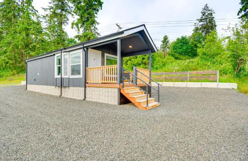 Port Hadlock House | 11 Mi to Port Townsend Ferry Cottage with View!