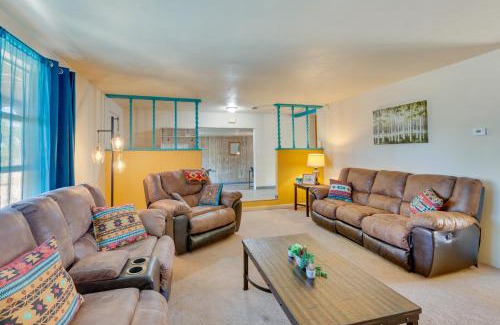 Arroyo Seco House | 11 Mi to Skiing Valdez Home with Mtn Views!