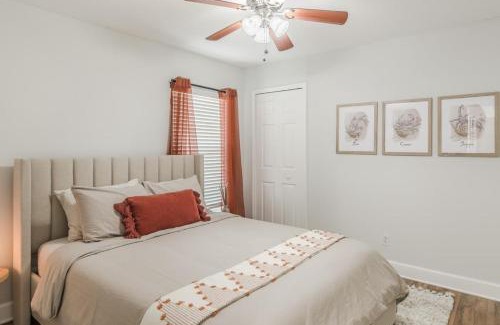 Vero Beach South House | 11 Mins to Beach - 3BR w Private Pool + Grill