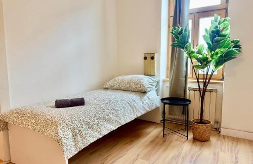 Favoriten Apartment | 110 m2 4-Room Renovated Apartment