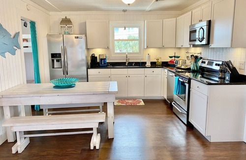 Laguna Beach Estates House | $110/Night now thru 4th ~ Laguna Beach~5th House from the Perfect Beach Access# 83! Covered Parking!