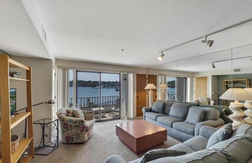 Charlevoix House | 111 Edgewater Inn
