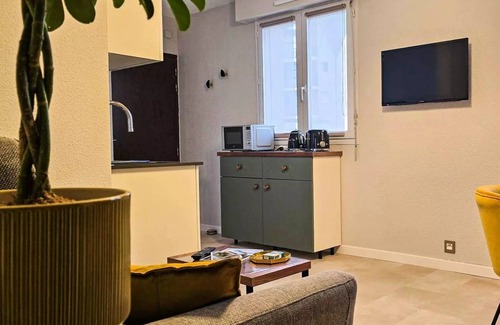 Sables-d'Or-les-Pins Apartment | 112- renovated apartment a few steps from the beach