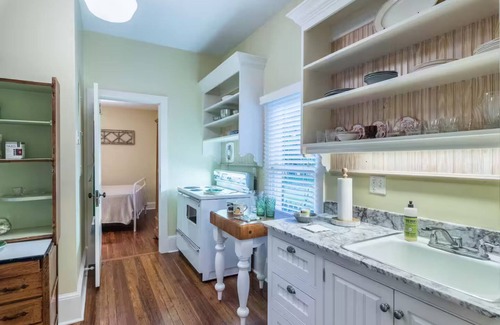 Lincolnville Cottage | 119 1/2 Kings Ferry Way