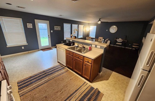 Southeast Houston House | 12 Guests 4br 2643 Home Brand New Community near NRG