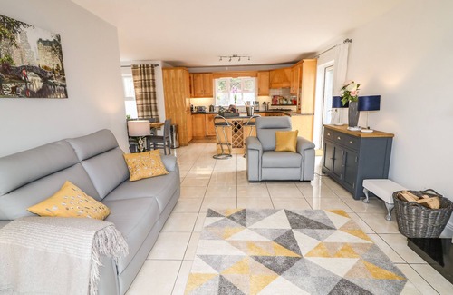Buncrana Cottage | 12 HILLVIEW, pet friendly, with open fire in Buncrana, County Donegal