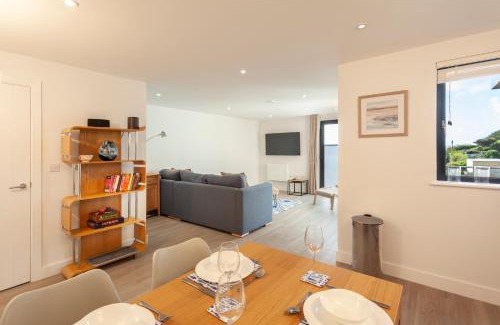 Mortehoe Apartment | 12 Middlecombe - Luxury Apartment at Byron Woolacombe, only 4 minute walk to Woolacombe Beach!