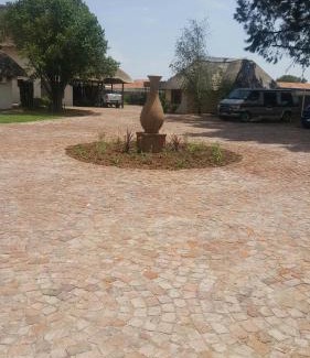 Vanderbijlpark House | 12 On Vaal Drive Guesthouse