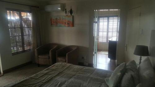 Vanderbijlpark House | 12 On Vaal Drive Guesthouse