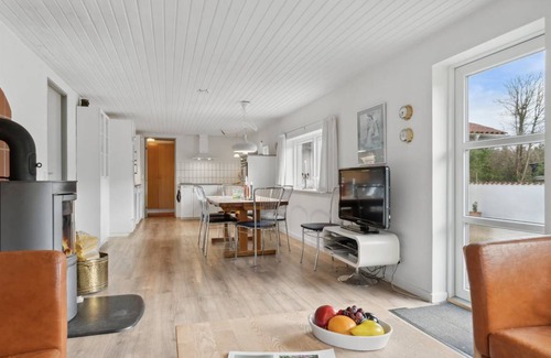 Torup Strand House | 120 m² House ∙ 5 bedrooms ∙ 9 guests