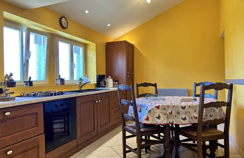 Saint-Alban House | 1200 - House for 5 adults and 2 infants with Spa.