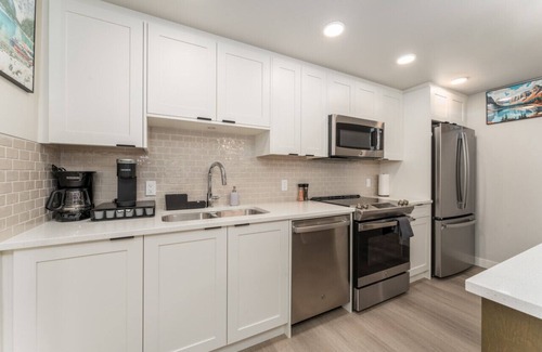Copperstone Resort Apartment | 1200+ sq2 | 3 Br/2 Ba/7 Beds | Pool/Hot Tub/Firepit | Pool & Ping Pong Table