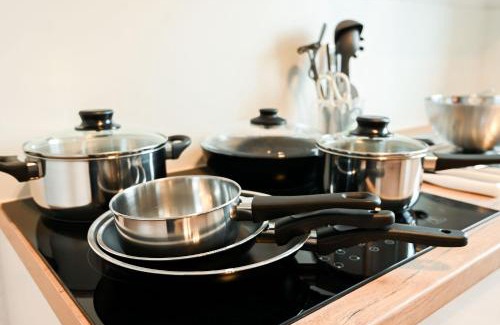 Krefeld Apartment | 120qm Denkmal Apartment in Krefeld mit Stuck und Balkon - BEUYS Apartments - Krefeld