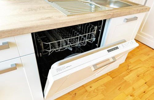 Krefeld Apartment | 120qm Denkmal Apartment in Krefeld mit Stuck und Balkon - BEUYS Apartments - Krefeld