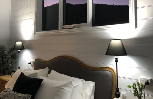 Omeo Cottage | 125 year old Boutique Cottage in heart of Omeo Valley