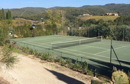 Castellina in Chianti House | 12km North of Siena with a stunning view pool &tennis 3ensuite bedrooms sleep 6