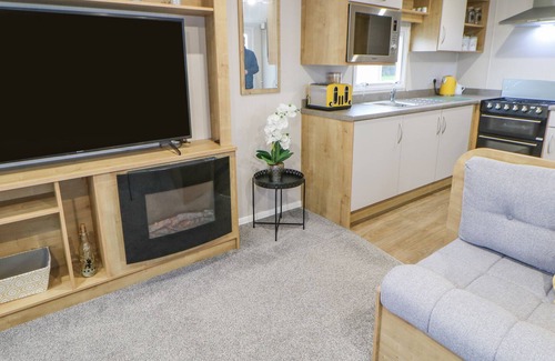 Crimdon Cabin | 13 HORIZON PARK, pet friendly, country holiday cottage in Hartlepool