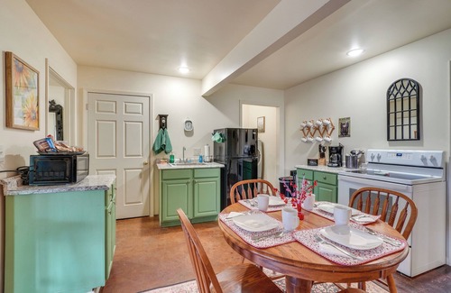 Powell Cabin | 13 Mi to Walmart HQ: Family-Friendly Cabin!