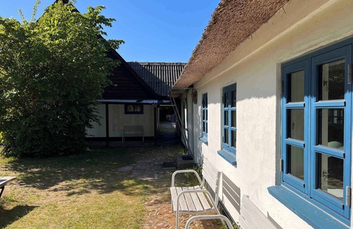Hoeve Strand House | 13-room holiday home, 500 m to the beach
