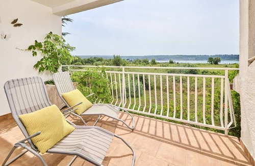 Novigrad Apartment | 130 m² Apartment ∙ 2 bedrooms ∙ 6 guests