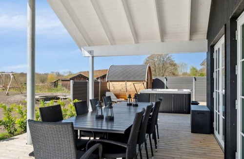 Grenaa House | 135 m² House ∙ 1 bedroom ∙ 13 guests