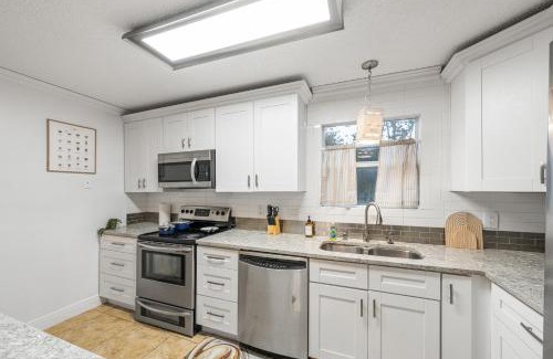 Woodstone House | 13802 M2 6BR SAIA Morgan's Randolph AFB