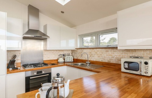Dobwalls Cottage | 14 FARAWAY FIELDS, family friendly, with hot tub in Dobwalls