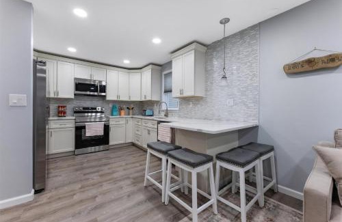Wildwood Apartment | 140 E Burk Ave, Unit D