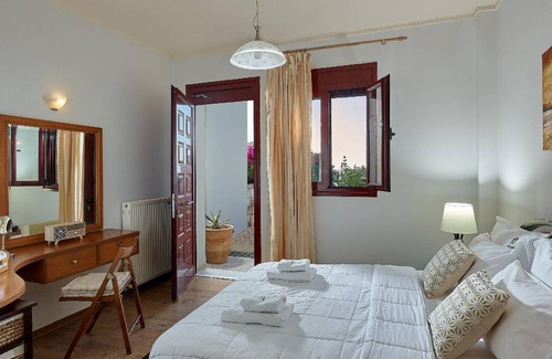 Drosia House | 140 m² House ∙ 3 bedrooms ∙ 7 guests