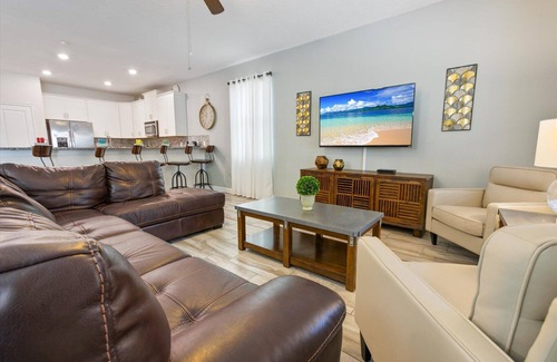 Davenport House | 1411 Rolling Fairway Drive