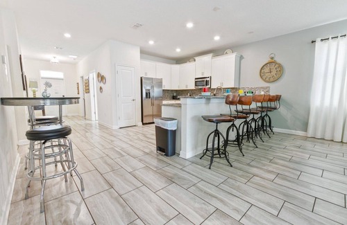Davenport House | 1411 Rolling Fairway Drive