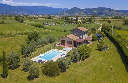 Cortona Villa | 145 m² Villa ∙ 4 bedrooms ∙ 8 guests