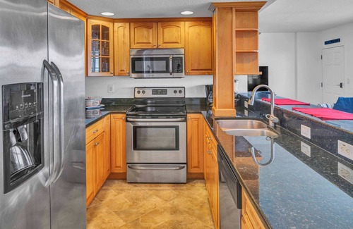 Clearwater Beach Condo | $149 A NIGHT! FALL SPECIAL, SEPT 18th-30.th. BEST LOCATION & WATERVIEWS!